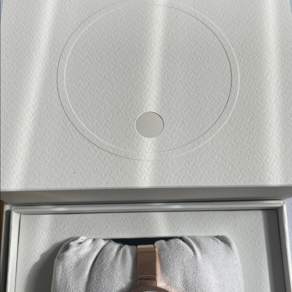 Brand New Movado Bold Rose Gold Watch Crystal Accent Movado Trend Bangle 30mm - Picture 6 of 7